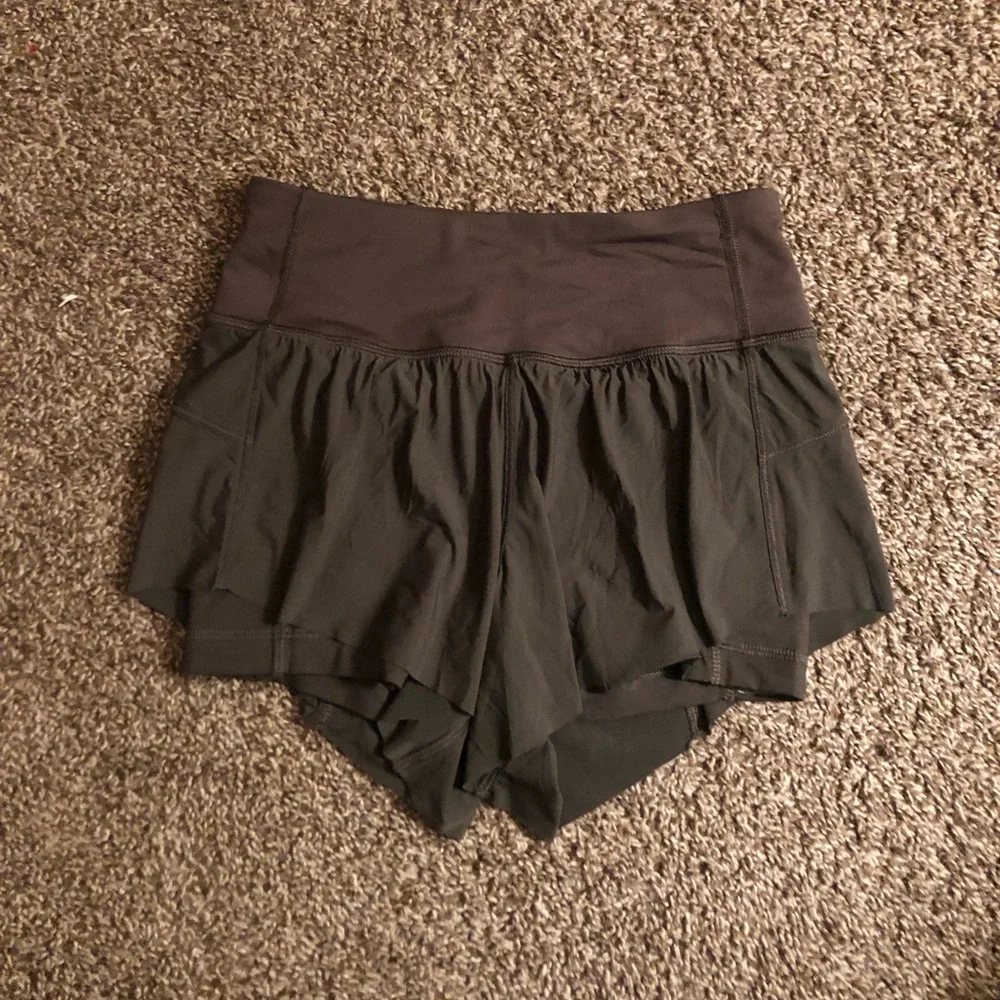 Lululemon Olive Green Squad Goals Shorts - Picture 5 of 11